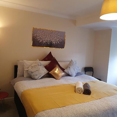 Lovely 1Bedrood Apartment Guildford Exteriör bild