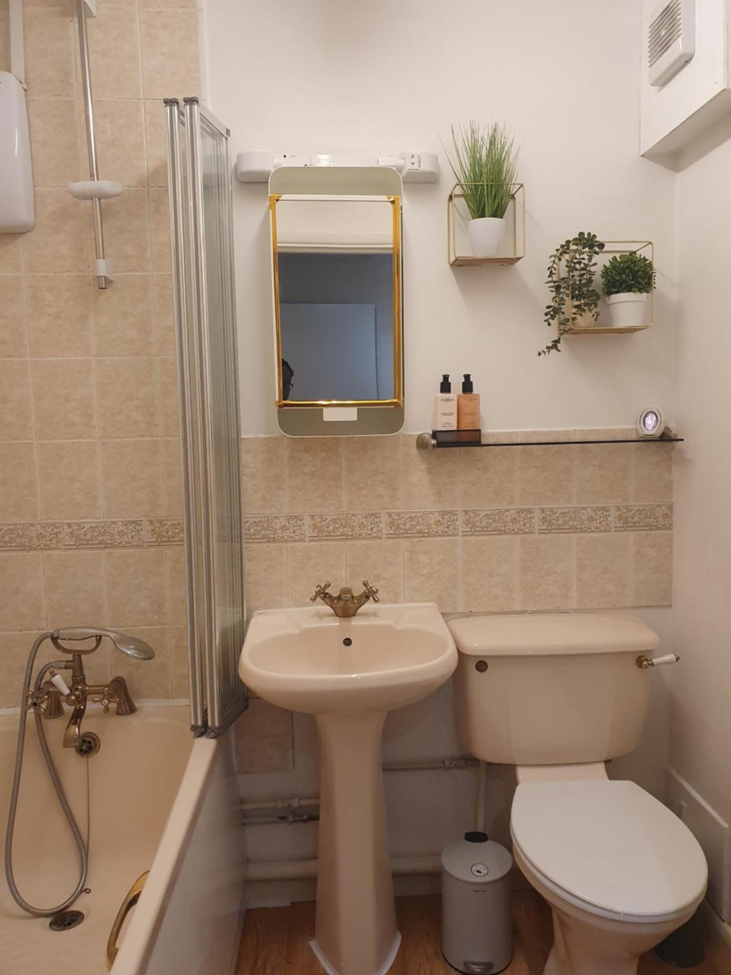 Lovely 1Bedrood Apartment Guildford Exteriör bild