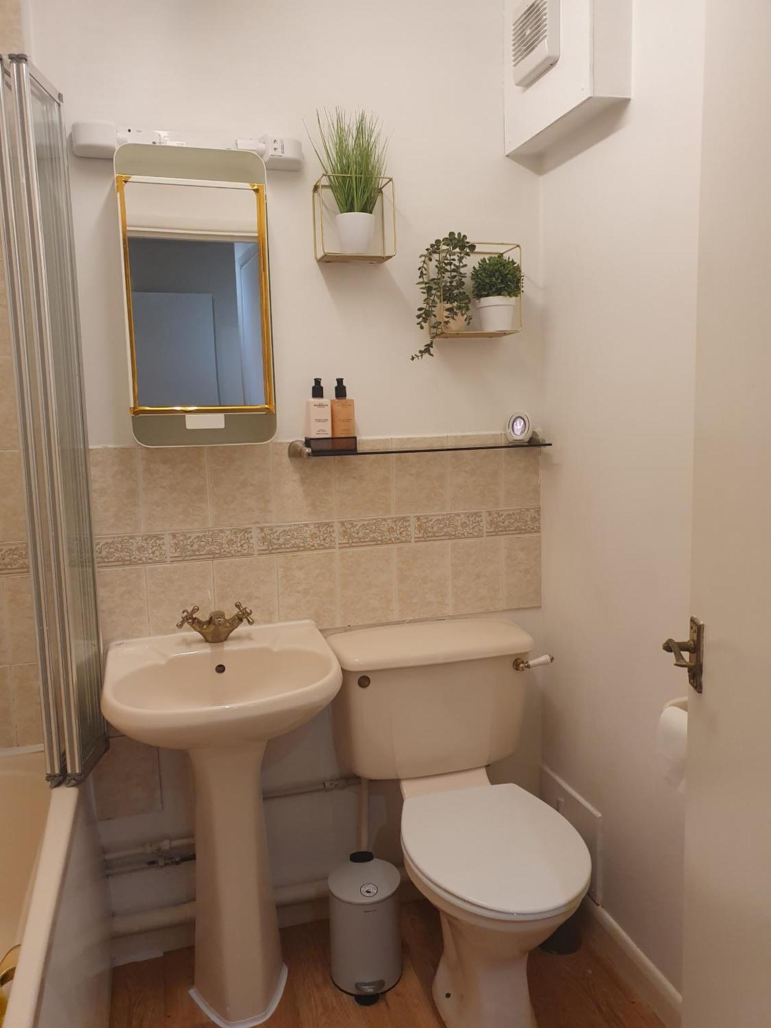 Lovely 1Bedrood Apartment Guildford Exteriör bild