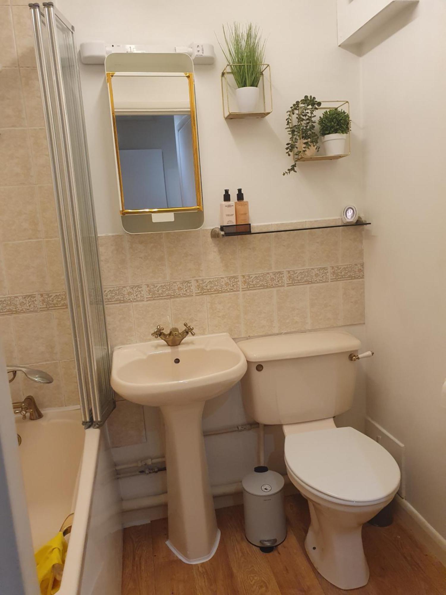 Lovely 1Bedrood Apartment Guildford Exteriör bild